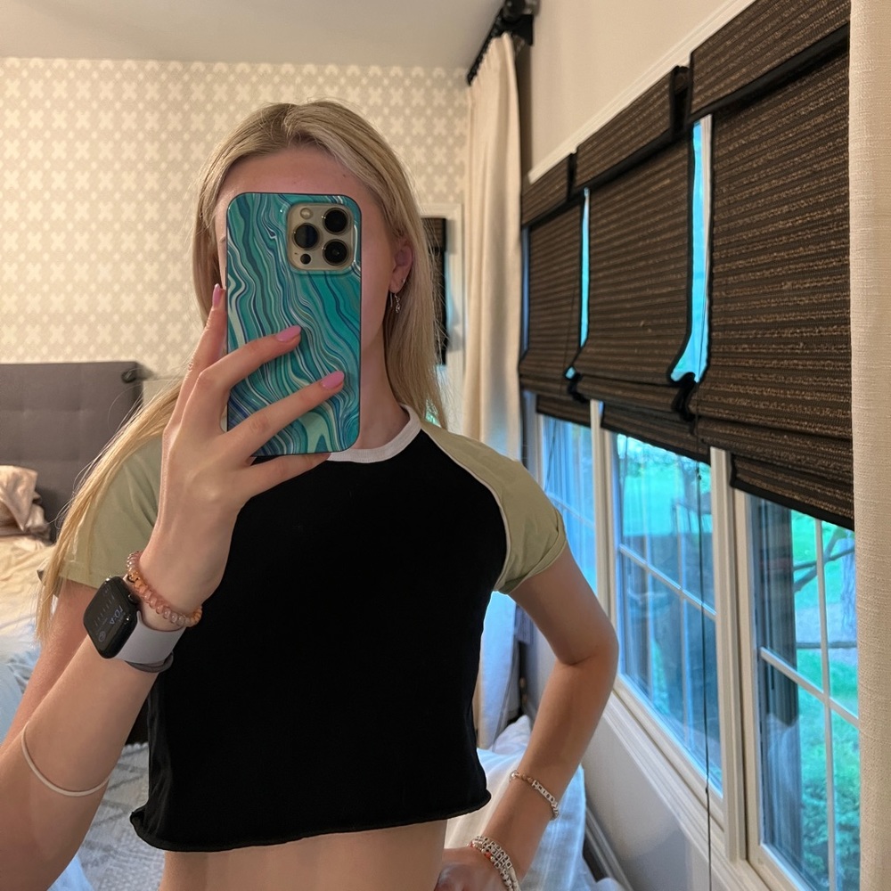 Cropped baby tee